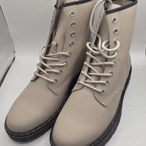 Dr. Martens Zavala Boots Beige Lace Up Combat Work Utility Men 9 Women 10